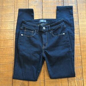 Abercrombie and Fitch Dark Denim Skinny Jeans - 24/00